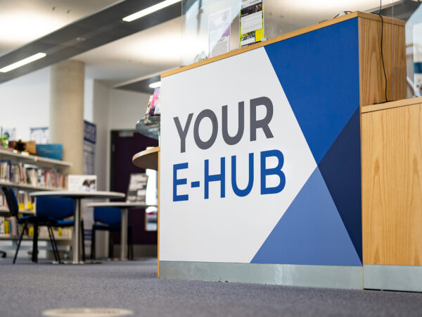 E - Hub desk