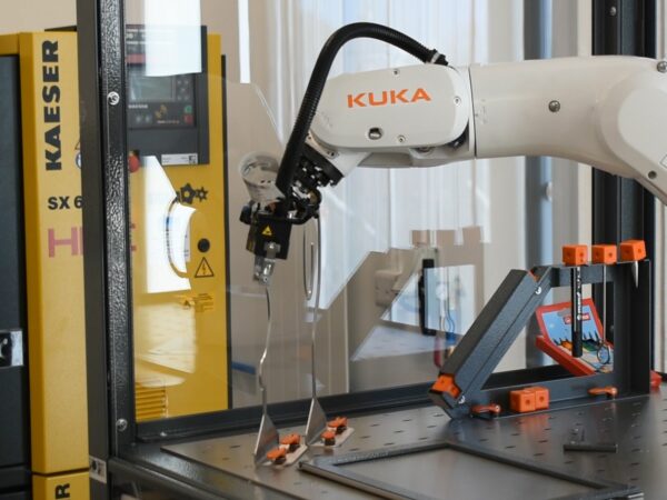 Engineering robotic arm