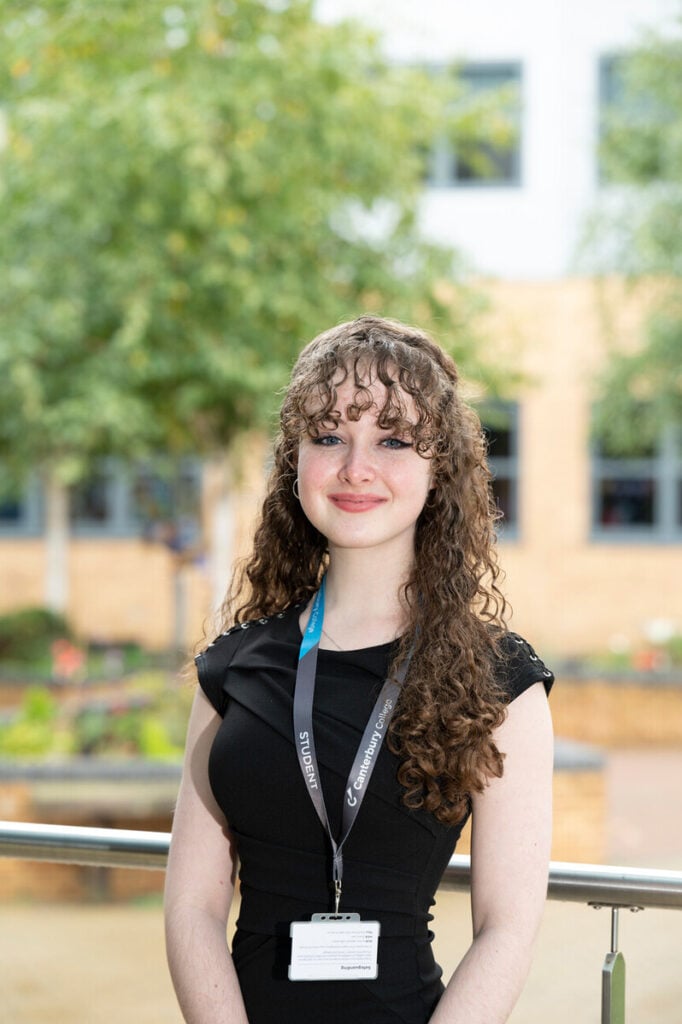 Image of Samantha outside college