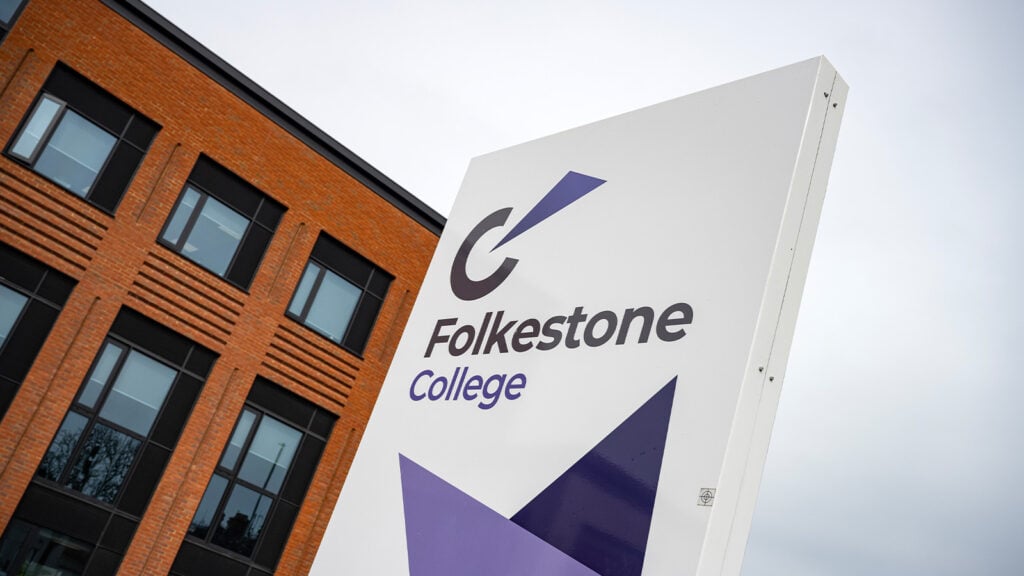 sign outside of ekc folkestone college