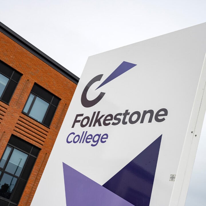 sign outside of ekc folkestone college