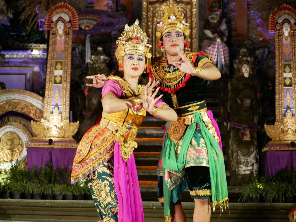 Traditional Balinese dancers